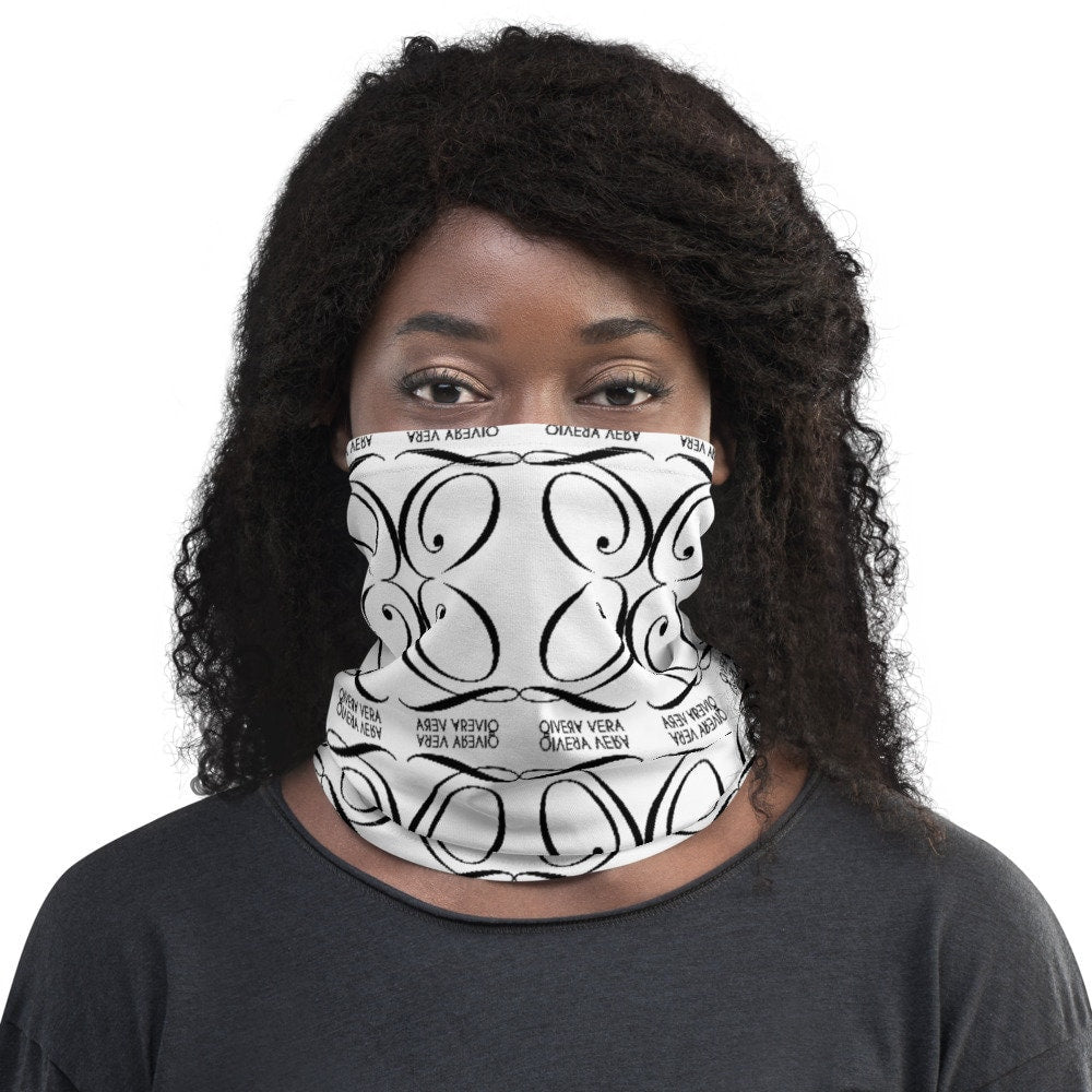 QIVERA VERA - Cache cou pour femmes avec motifs noirs - QIVERA VERAQIVERA VERA - Cache cou pour femmes avec motifs noirsQIVERA VERAéco - responsable