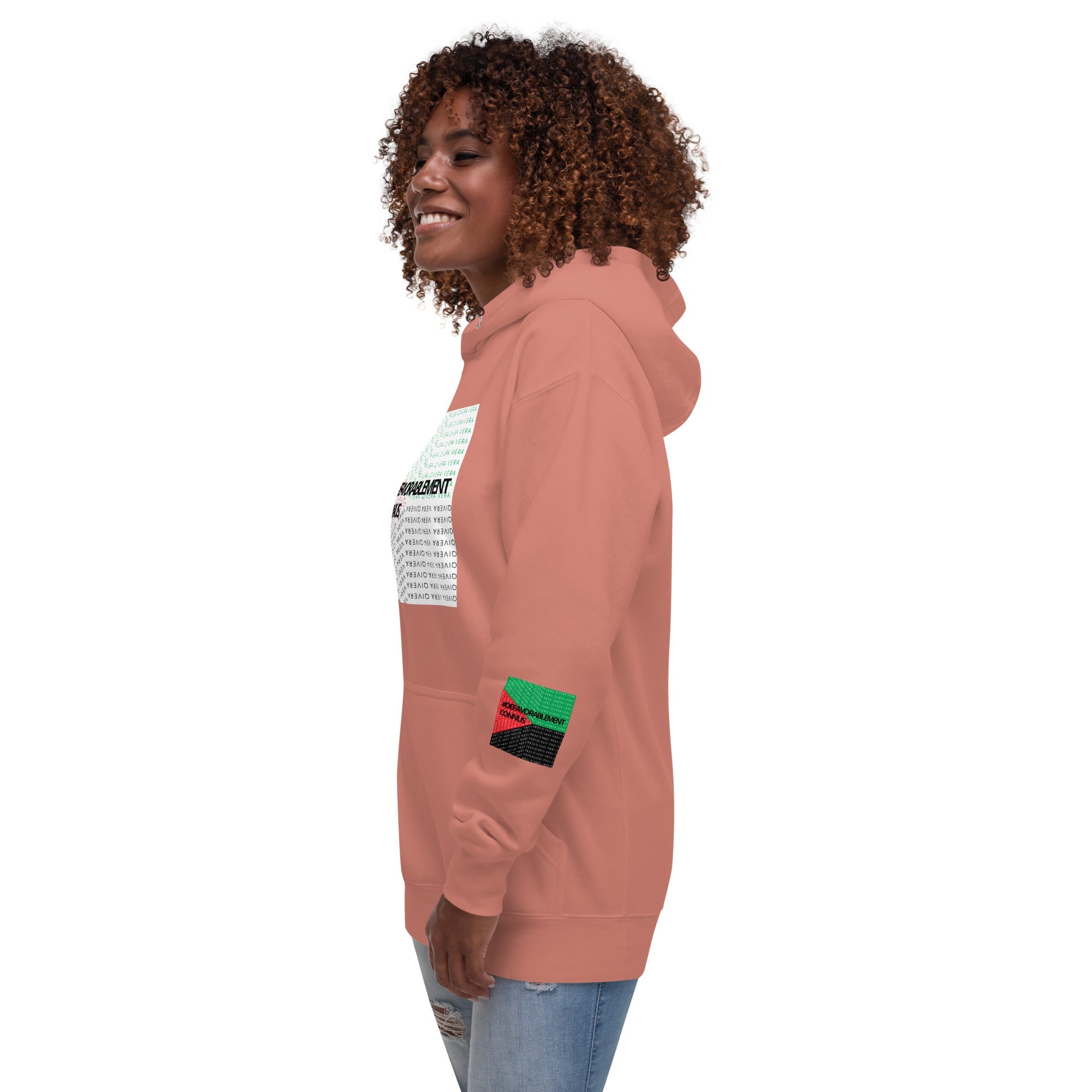 QIVERA VERA - Sweat à Capuche Unisexe "Défavorablement Connus" - QIVERA VERAQIVERA VERA - Sweat à Capuche Unisexe "Défavorablement Connus"QIVERA VERAéco - responsable
